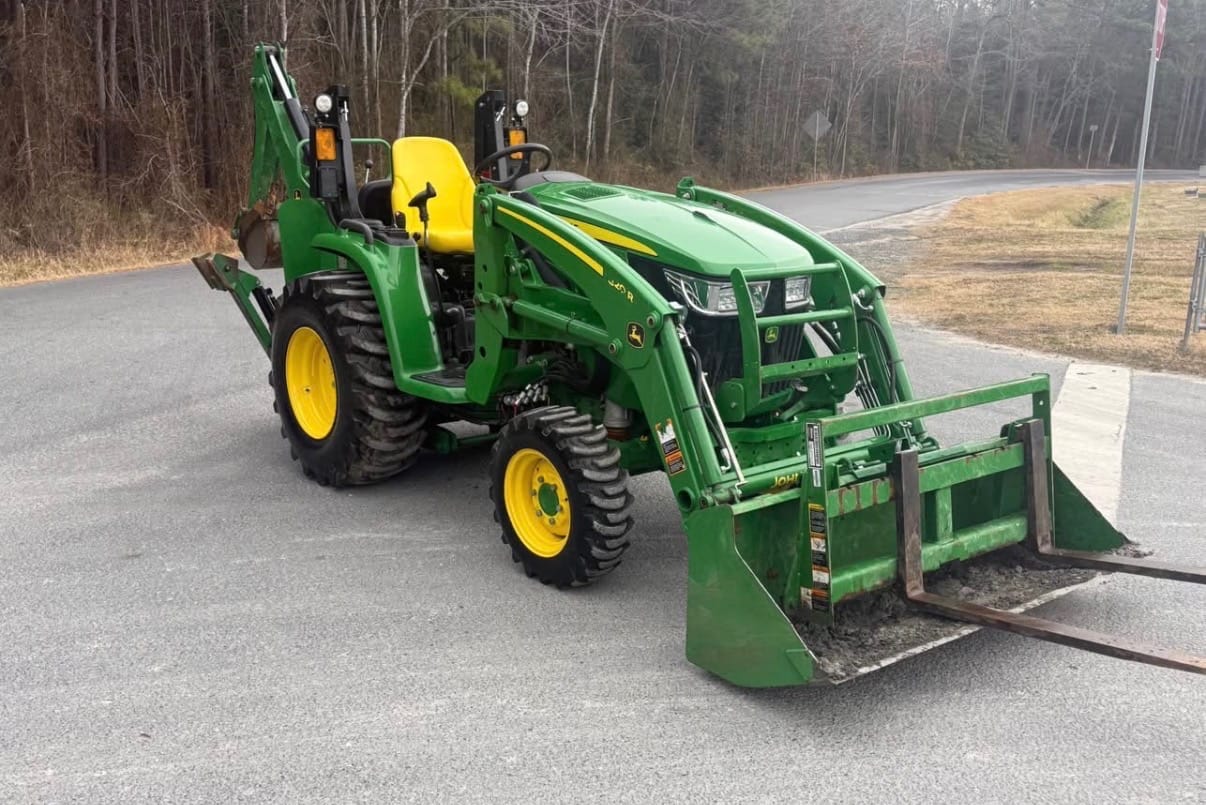 2024 John Deere 3033R #111390