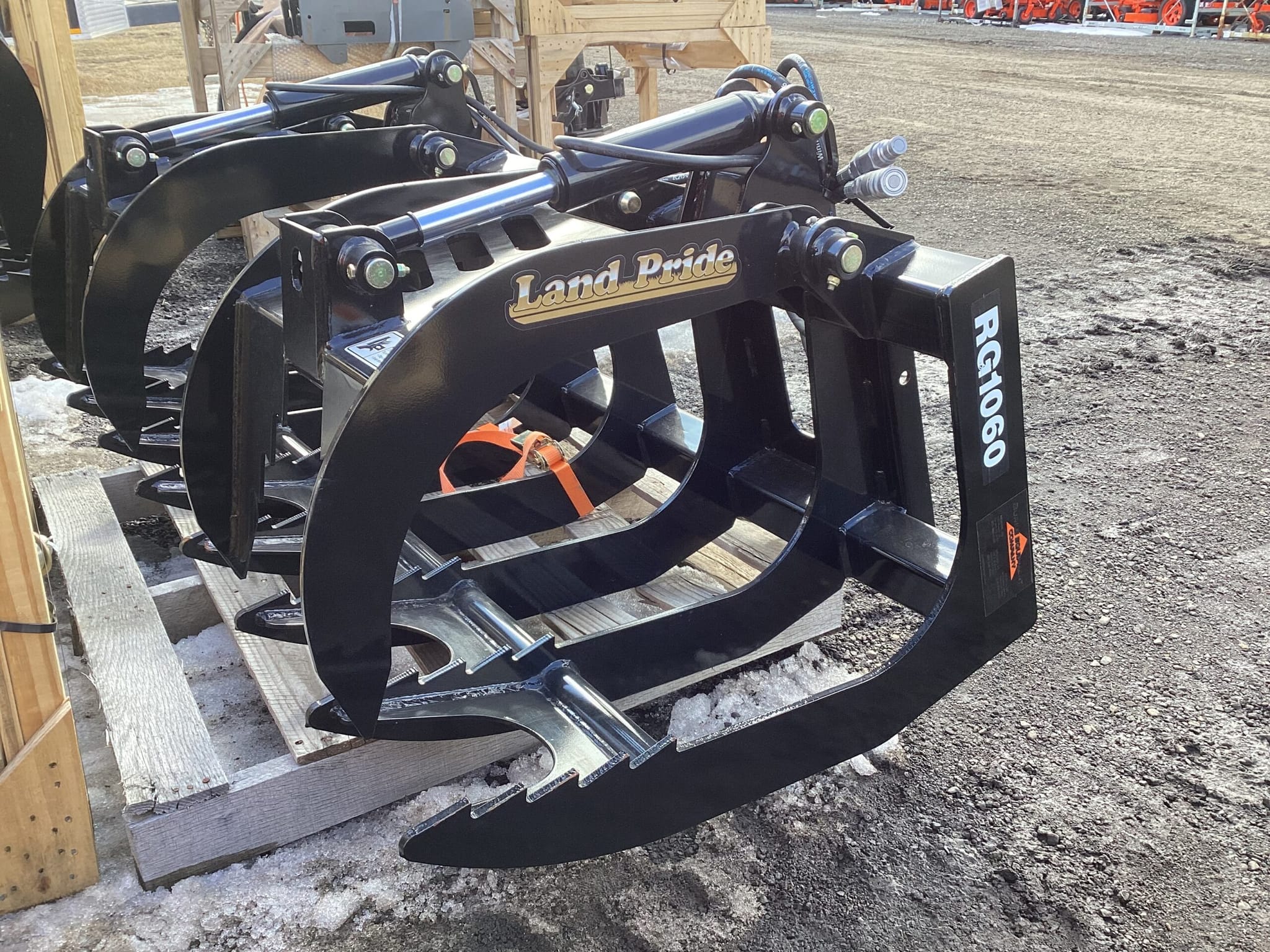 Land Pride RG1060 – 60″ Root Grapple for Tractors