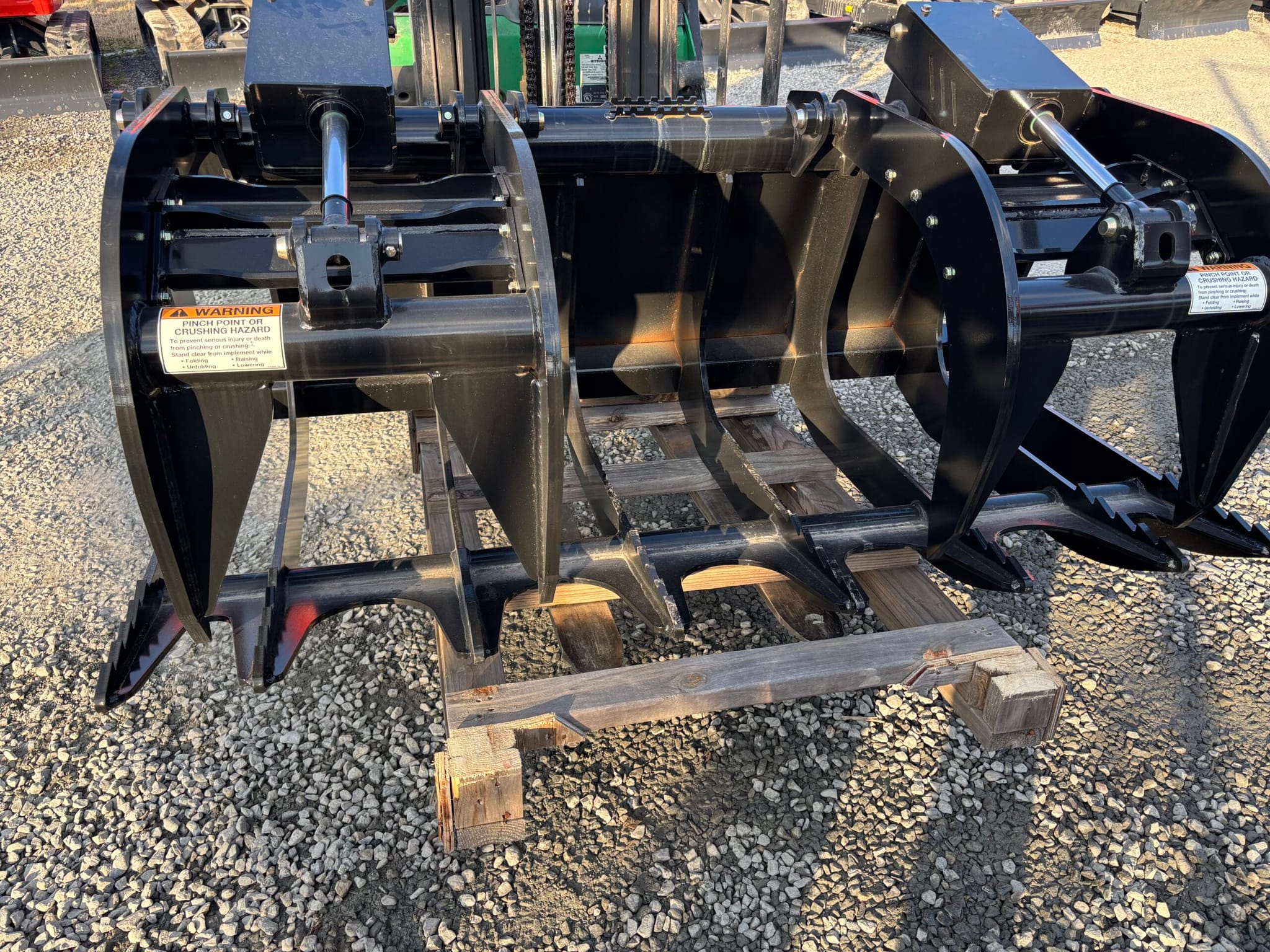 Land Pride AP-RG3068 – 68″ Root Grapple