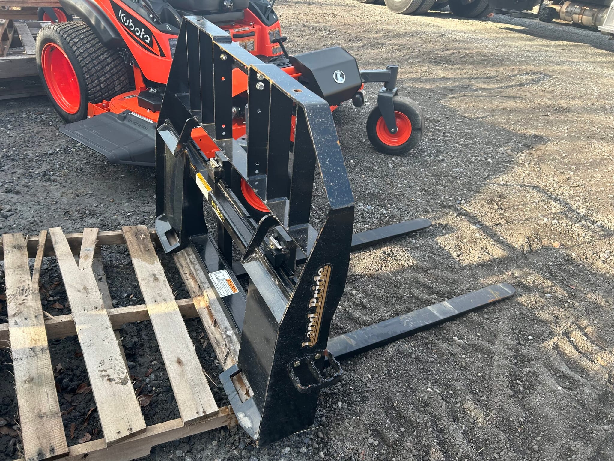 Land Pride PFL2042 – 42″ Pallet Forks