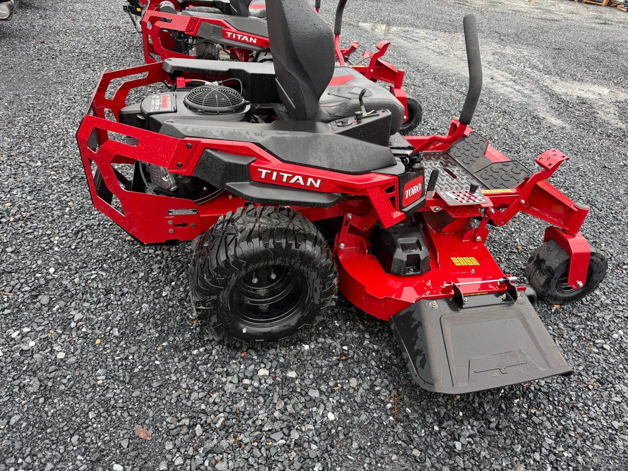 Toro Titan 60″ Zero Turn Mower – 76605
