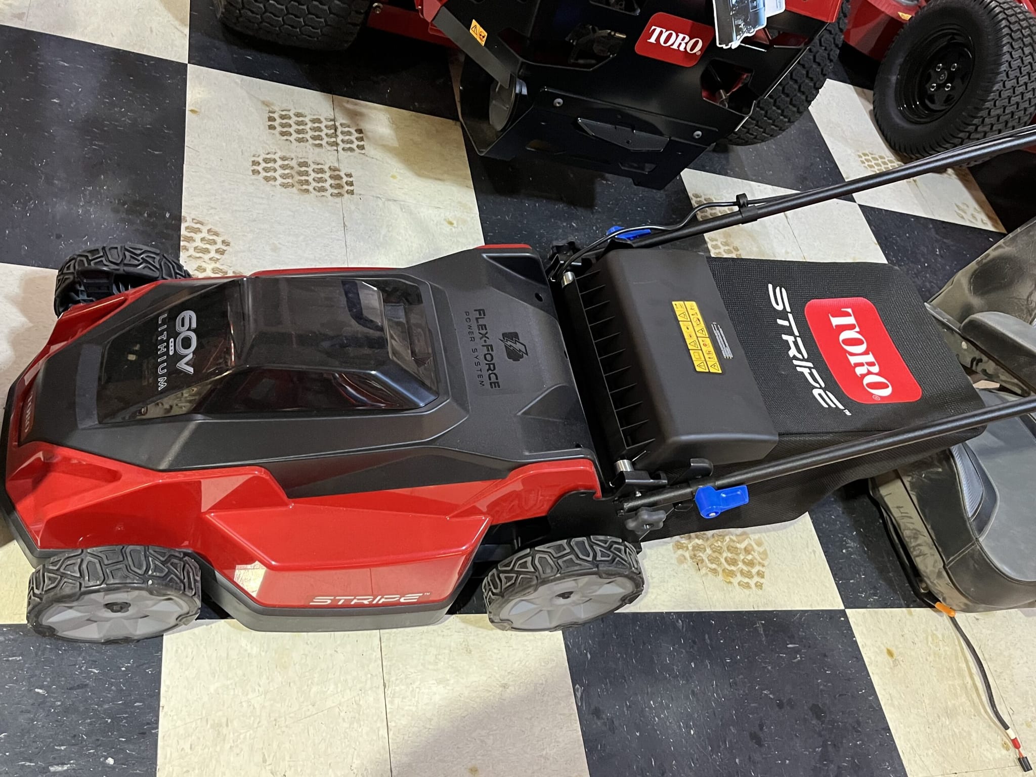 Toro 60V MAX* 21 in. Self-Propel Lawn Mower – 5.0Ah Battery Included – 21620