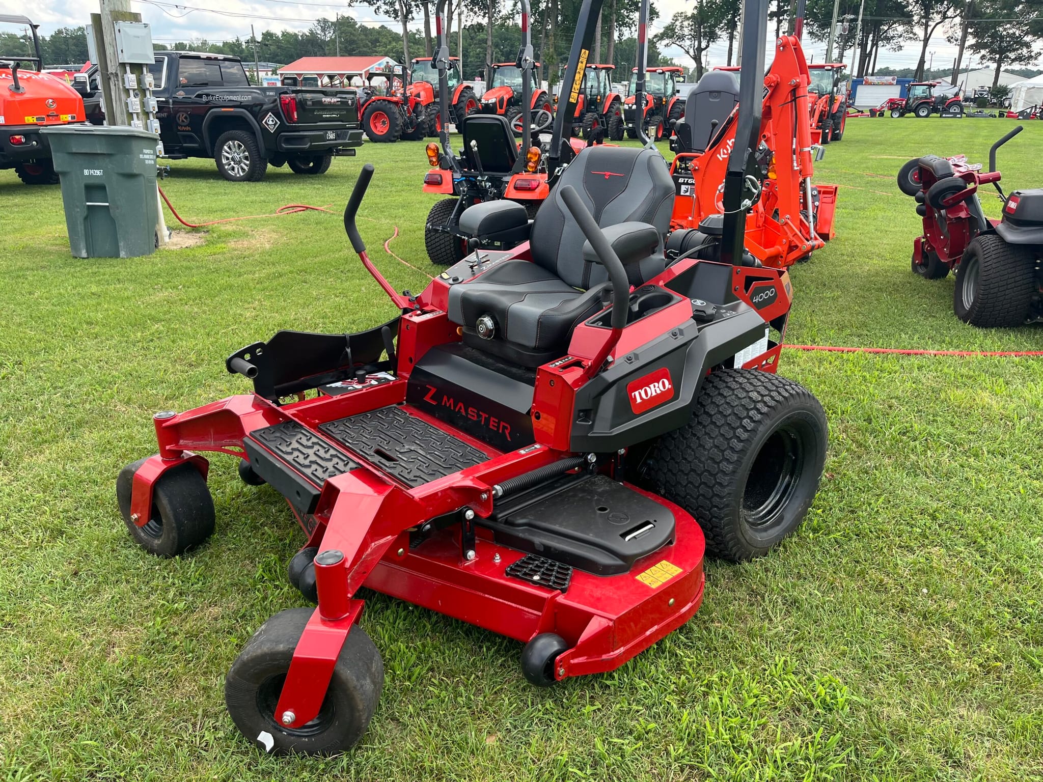 Toro 4000 Pro Series 60″ Commercial Zero Turn Mower – 74004